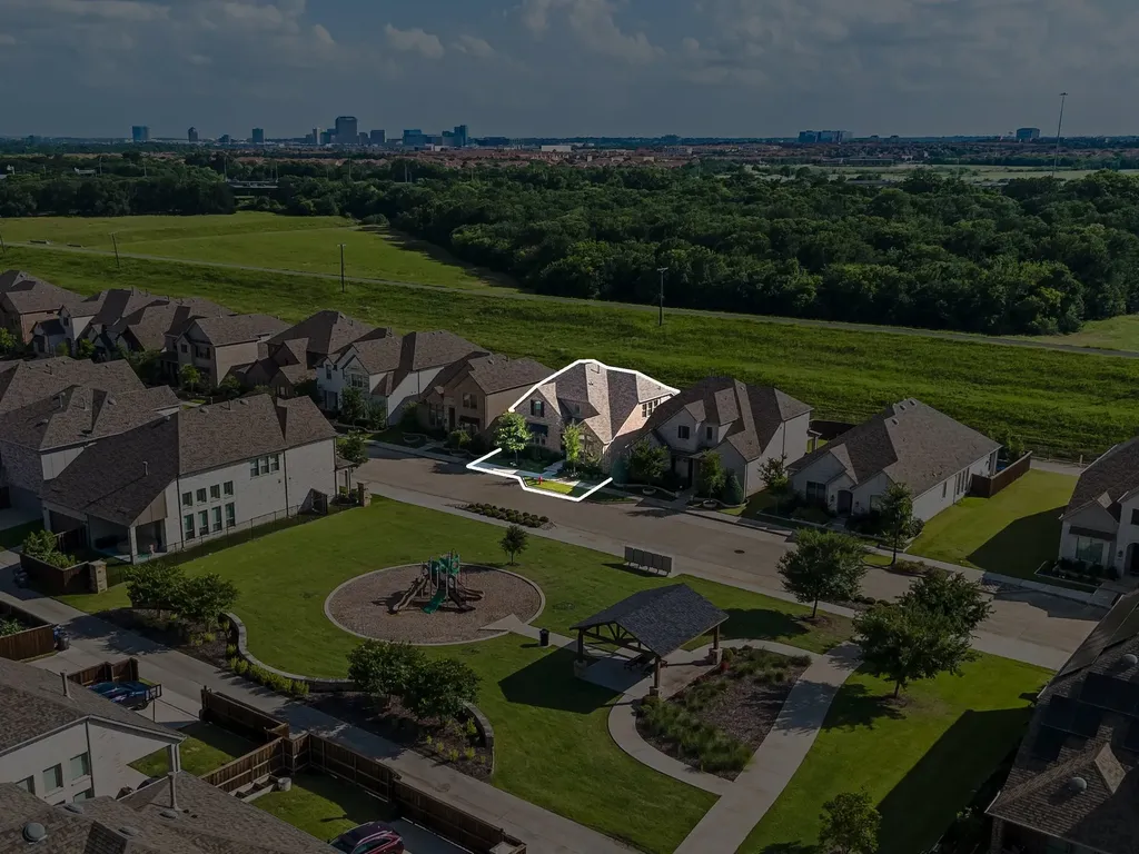 12767 Royal Oaks Lane Farmers Branch TX 75234