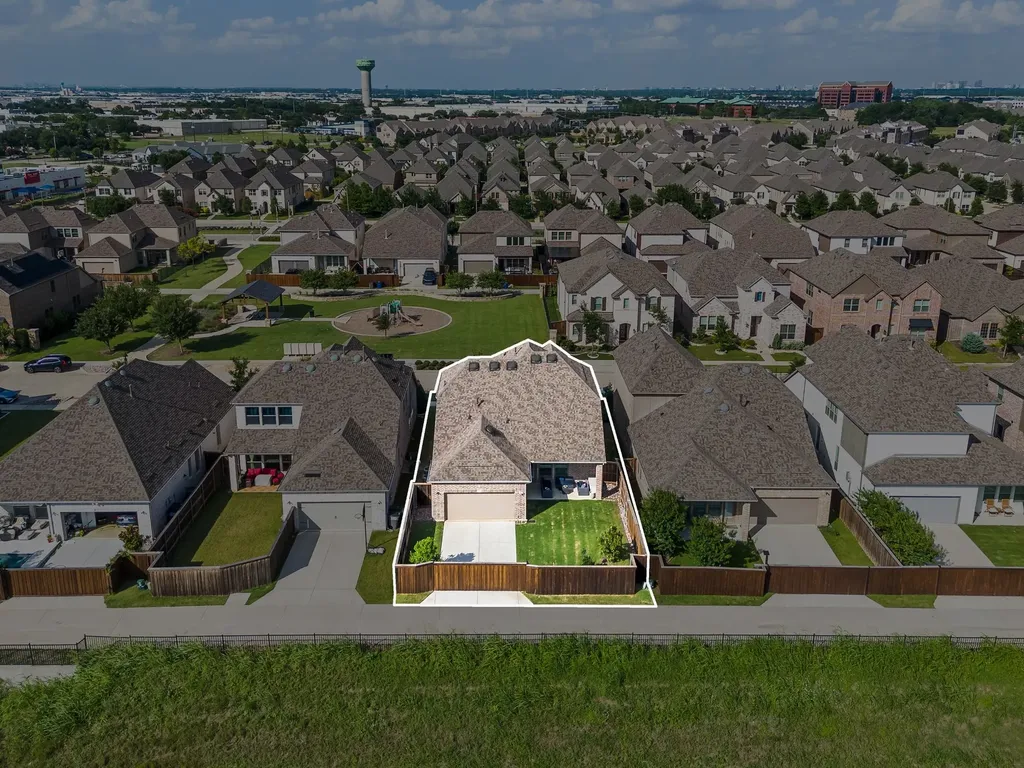 12767 Royal Oaks Lane Farmers Branch TX 75234