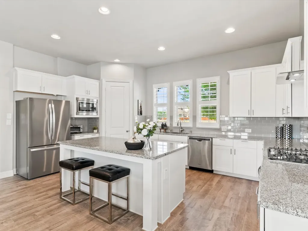 12767 Royal Oaks Lane Farmers Branch TX 75234