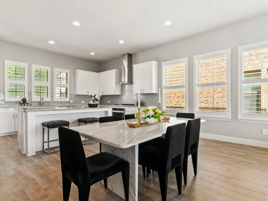 12767 Royal Oaks Lane Farmers Branch TX 75234