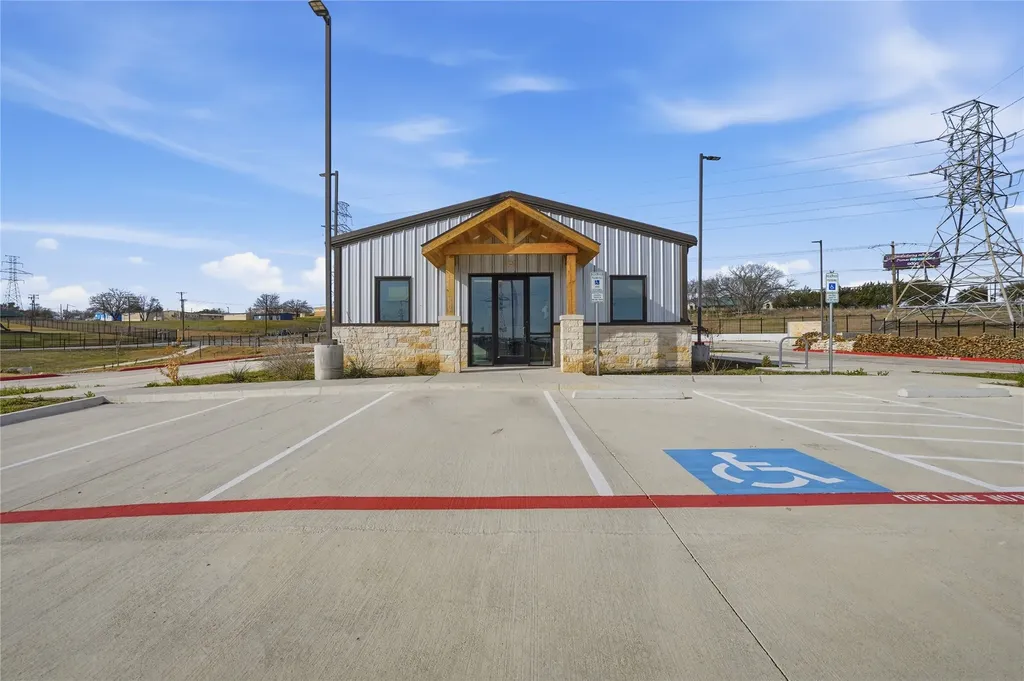 8400 Calmont Avenue Fort Worth TX 76116