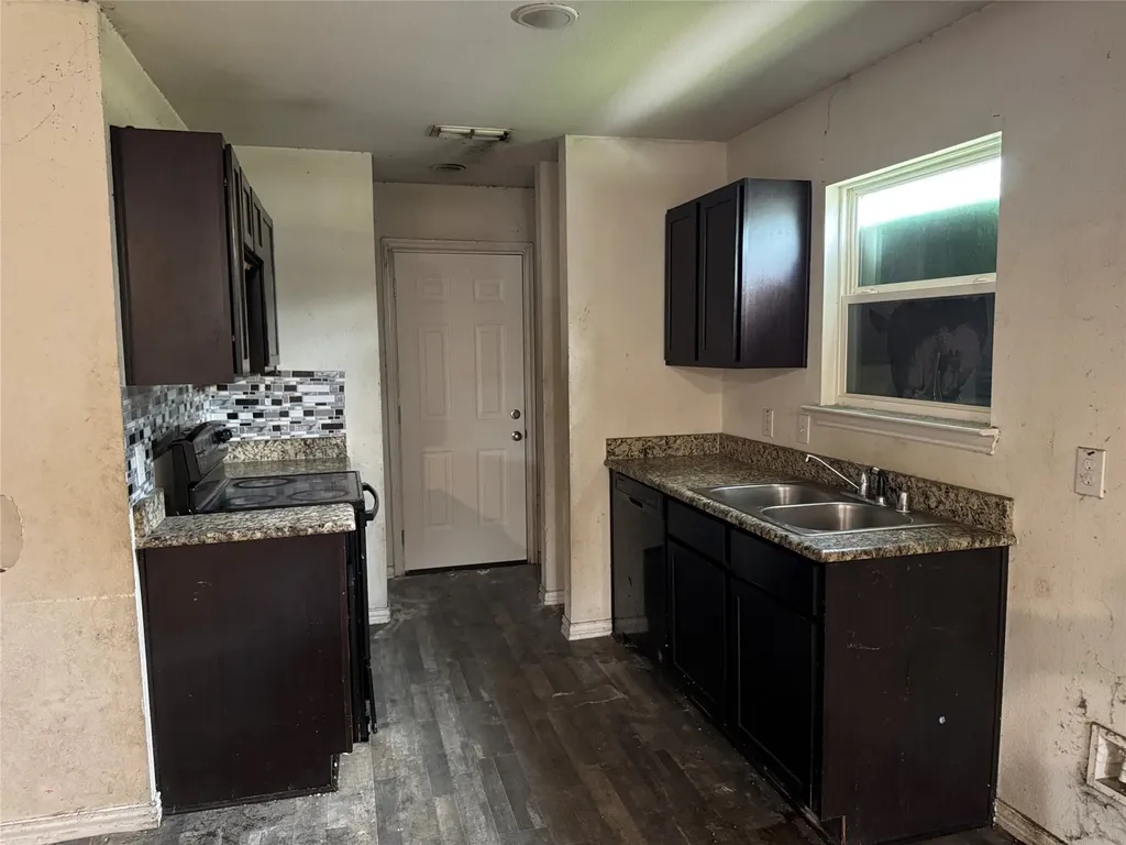 1920 Jb Jackson Jr Boulevard Dallas TX 75210