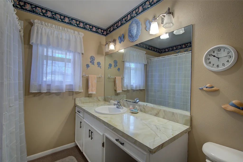 204 Garrett Avenue East Tawakoni TX 75472