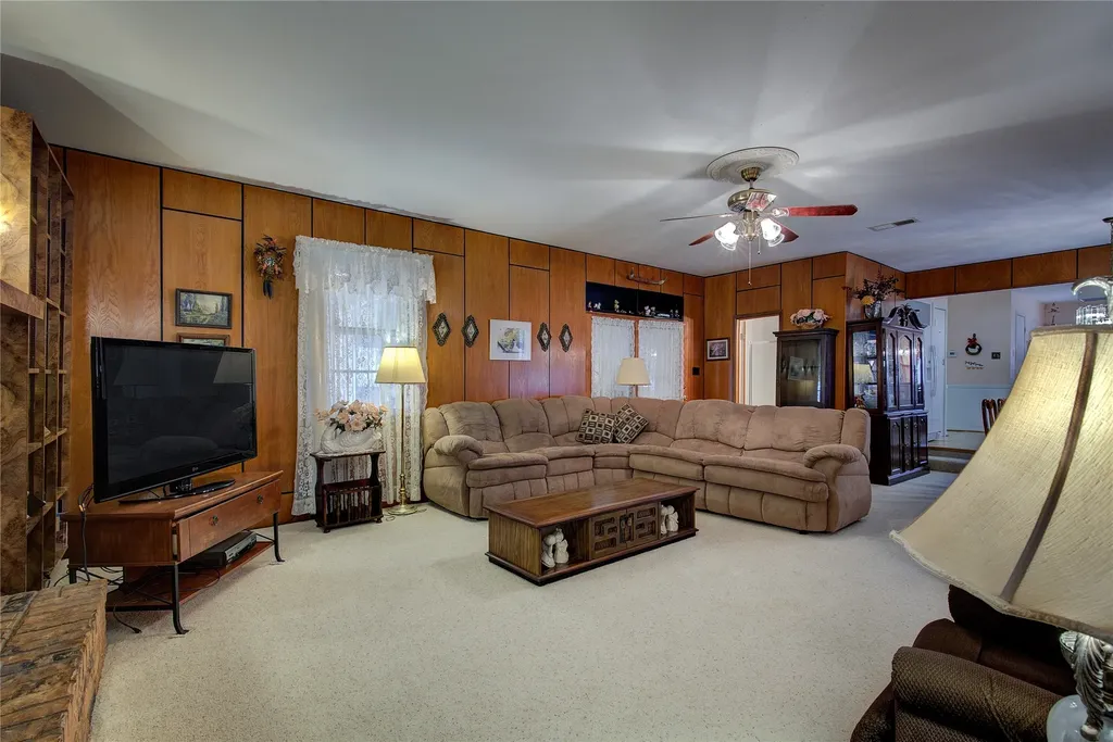 204 Garrett Avenue East Tawakoni TX 75472