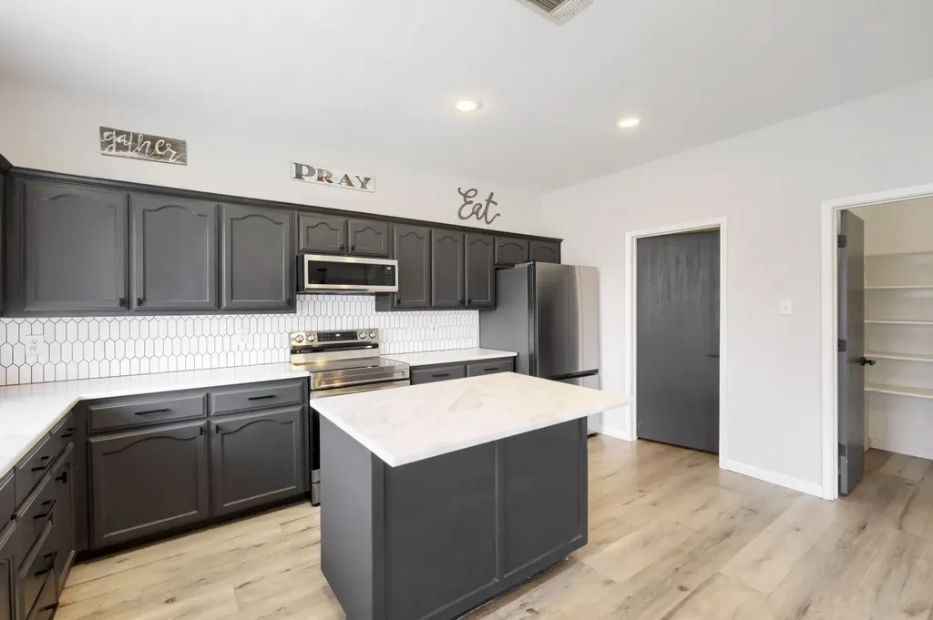 7436 Anderson Boulevard Fort Worth TX 76120