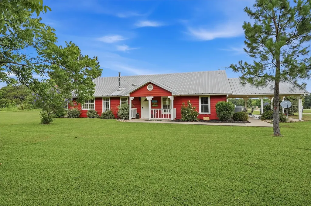 905 Crawford Road Sadler TX 76264