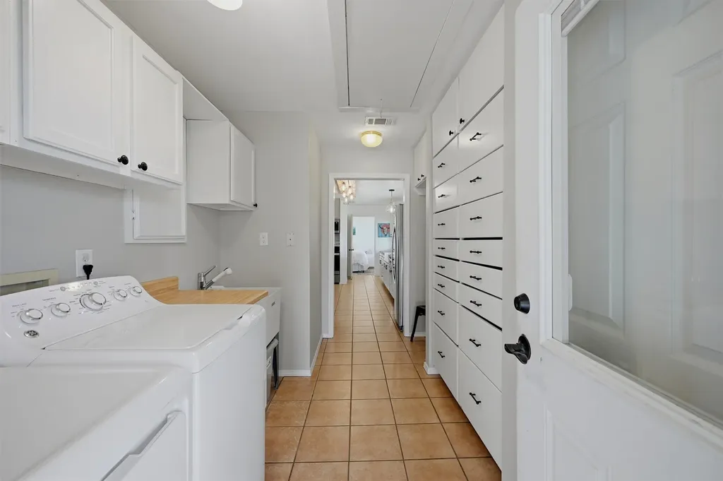 905 Crawford Road Sadler TX 76264