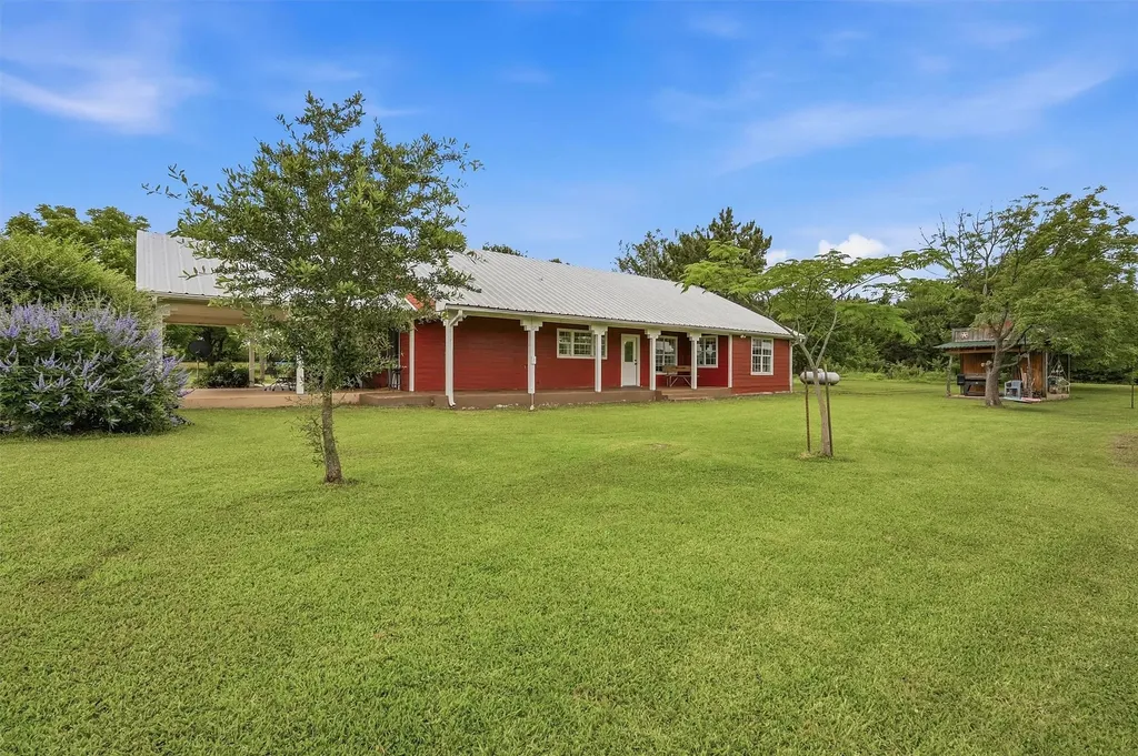 905 Crawford Road Sadler TX 76264
