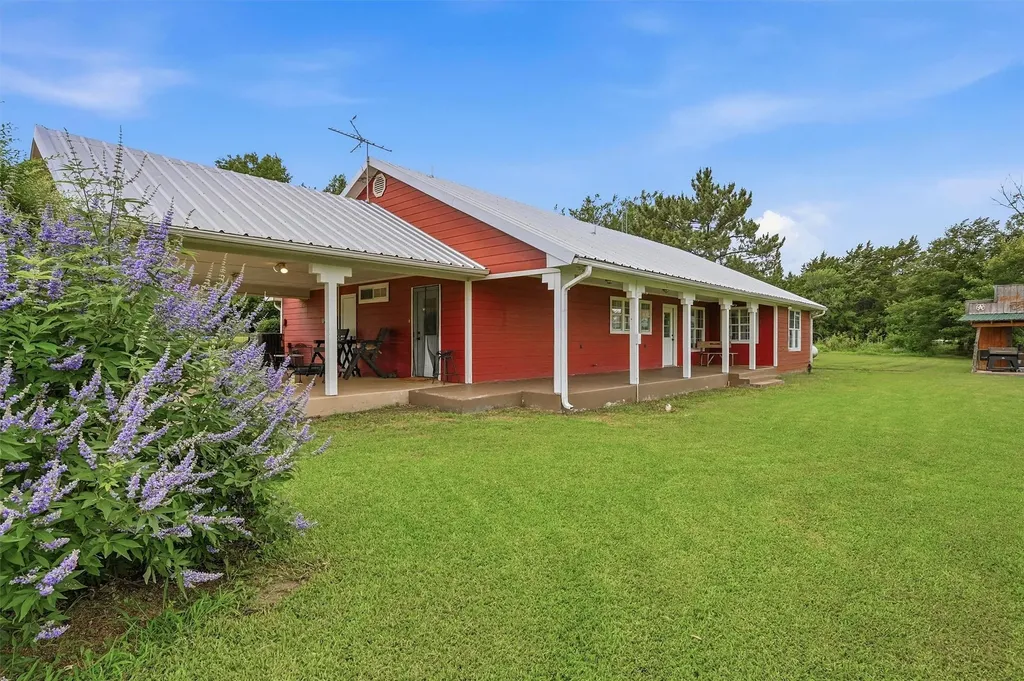 905 Crawford Road Sadler TX 76264