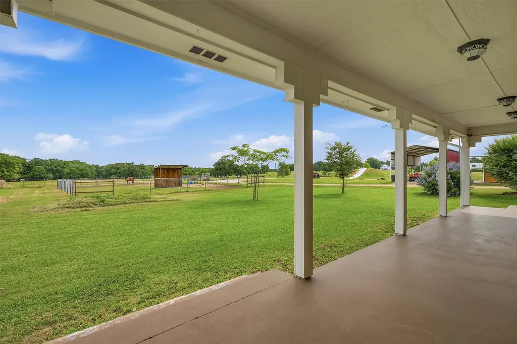 905 Crawford Road Sadler TX 76264