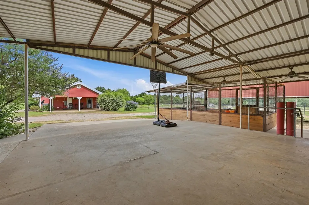 905 Crawford Road Sadler TX 76264
