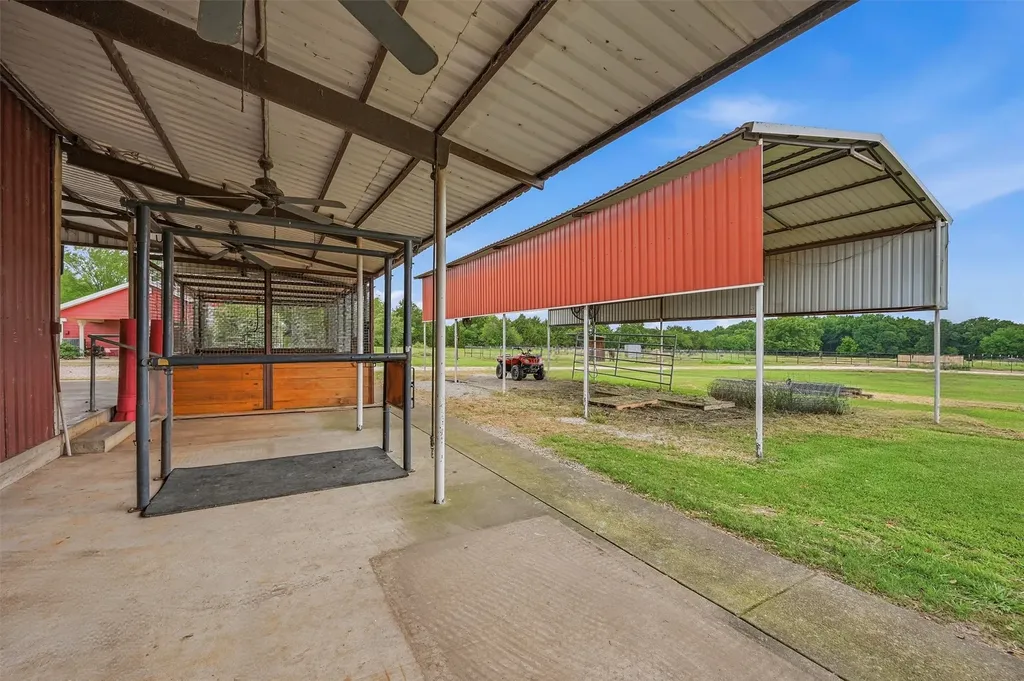 905 Crawford Road Sadler TX 76264