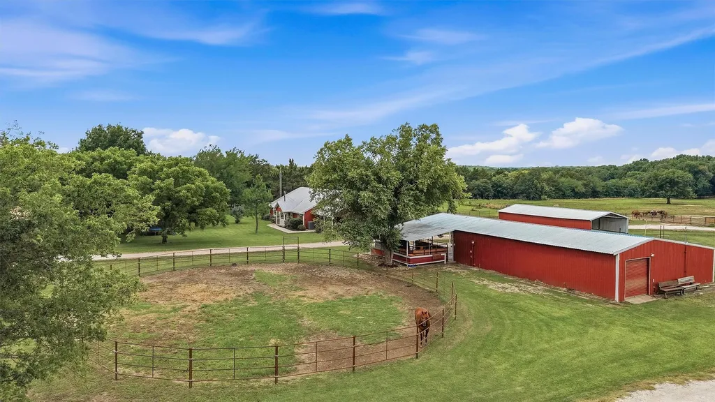 905 Crawford Road Sadler TX 76264