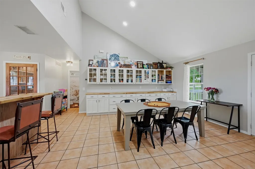 905 Crawford Road Sadler TX 76264