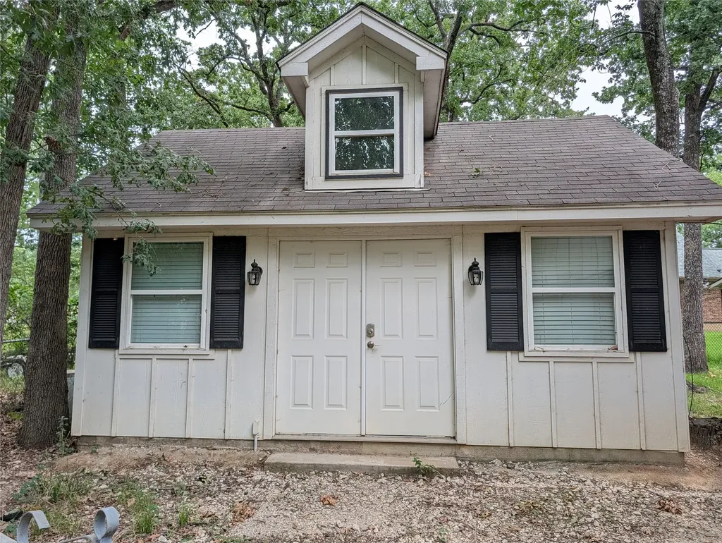 155 Lake Drive Enchanted Oaks TX 75156