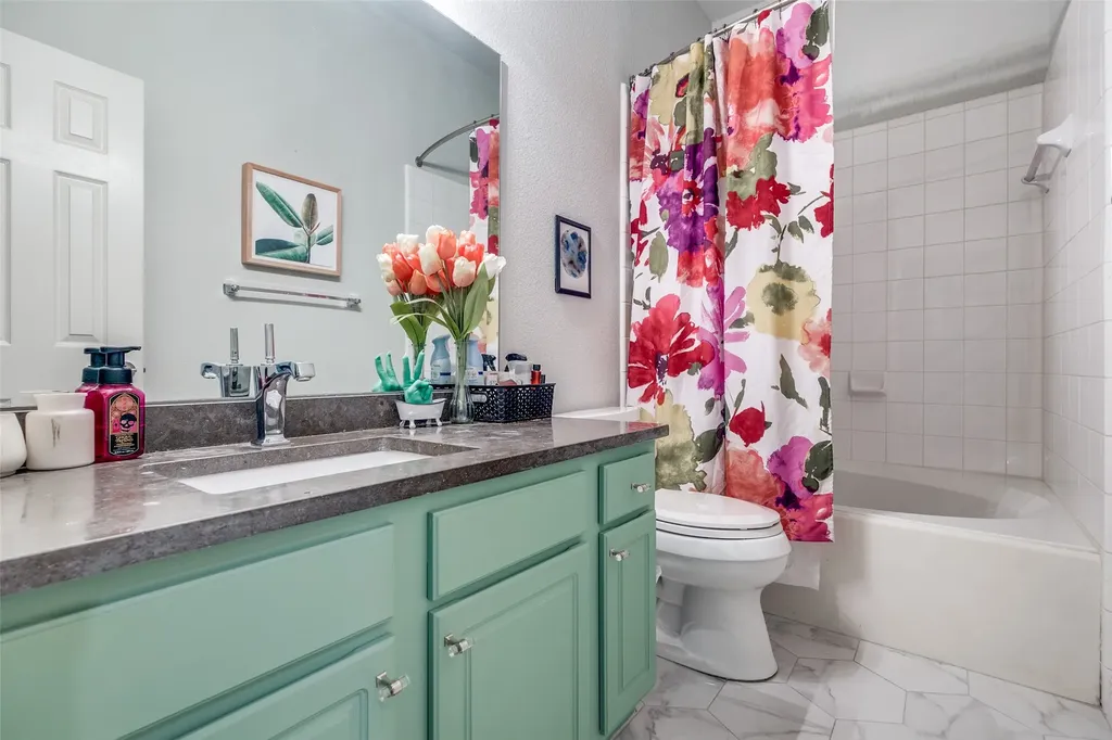 2328 Throckmorton Street Dallas TX 75219