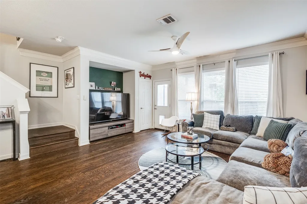 2328 Throckmorton Street Dallas TX 75219