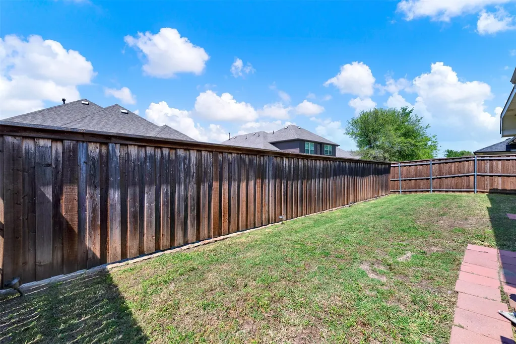 512 Turnstone Drive Little Elm TX 75068