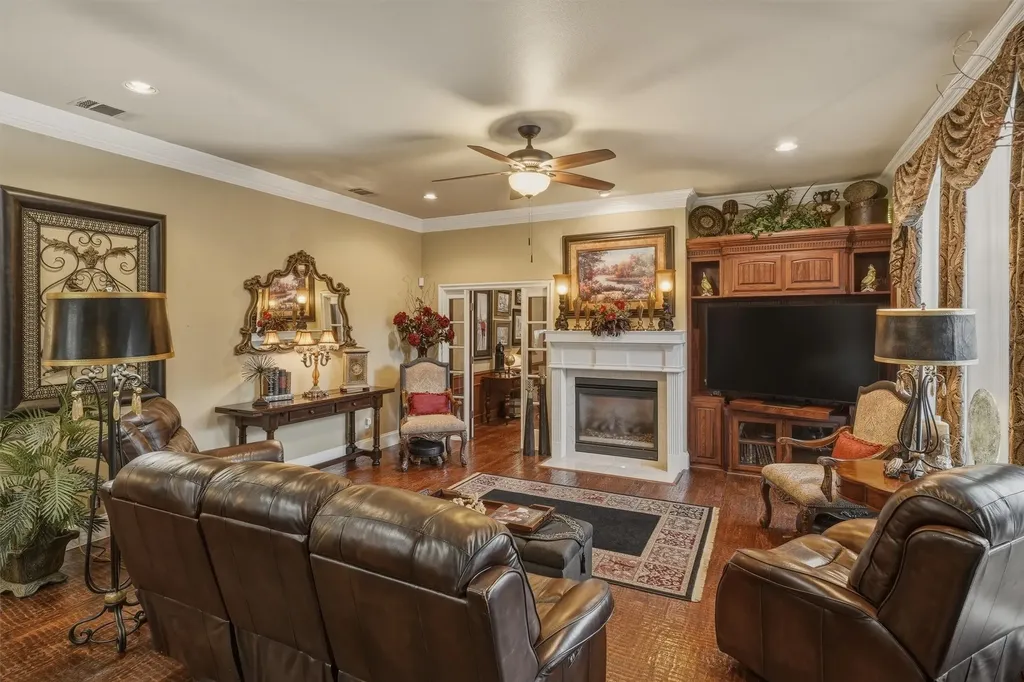 107 Nob Hill Lane Ovilla TX 75154