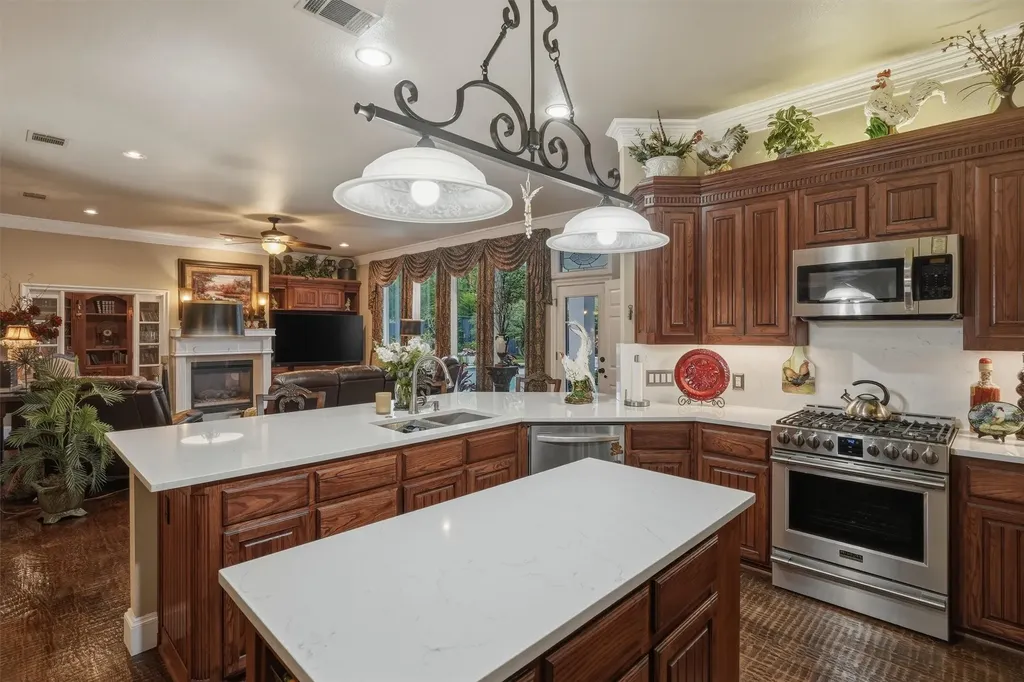 107 Nob Hill Lane Ovilla TX 75154