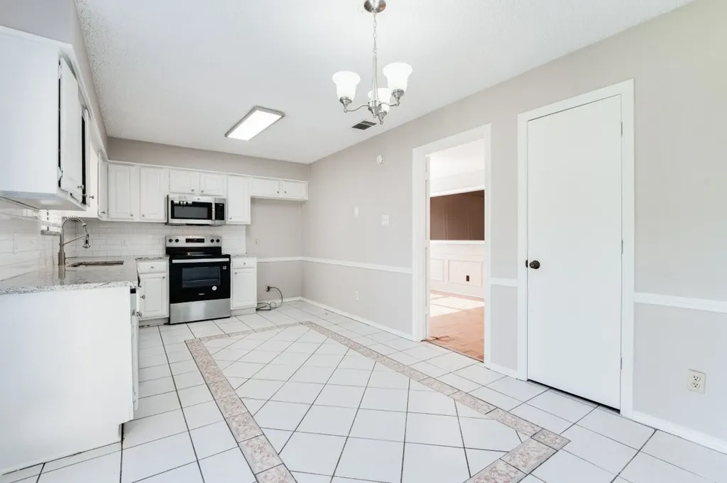 2013 Arles Lane Carrollton TX 75007