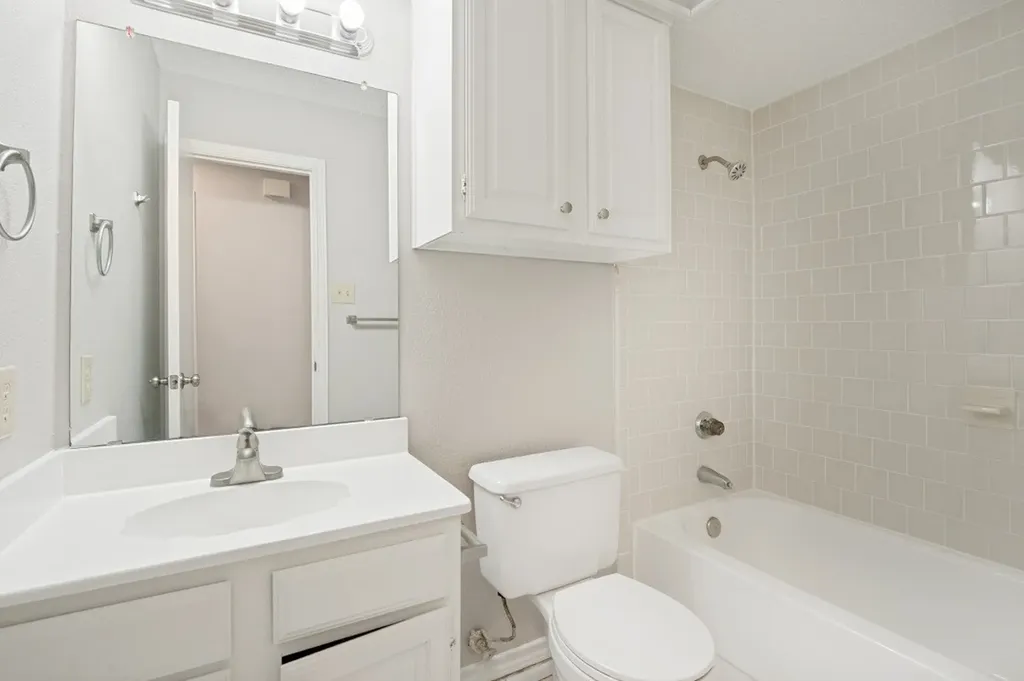 2013 Arles Lane Carrollton TX 75007