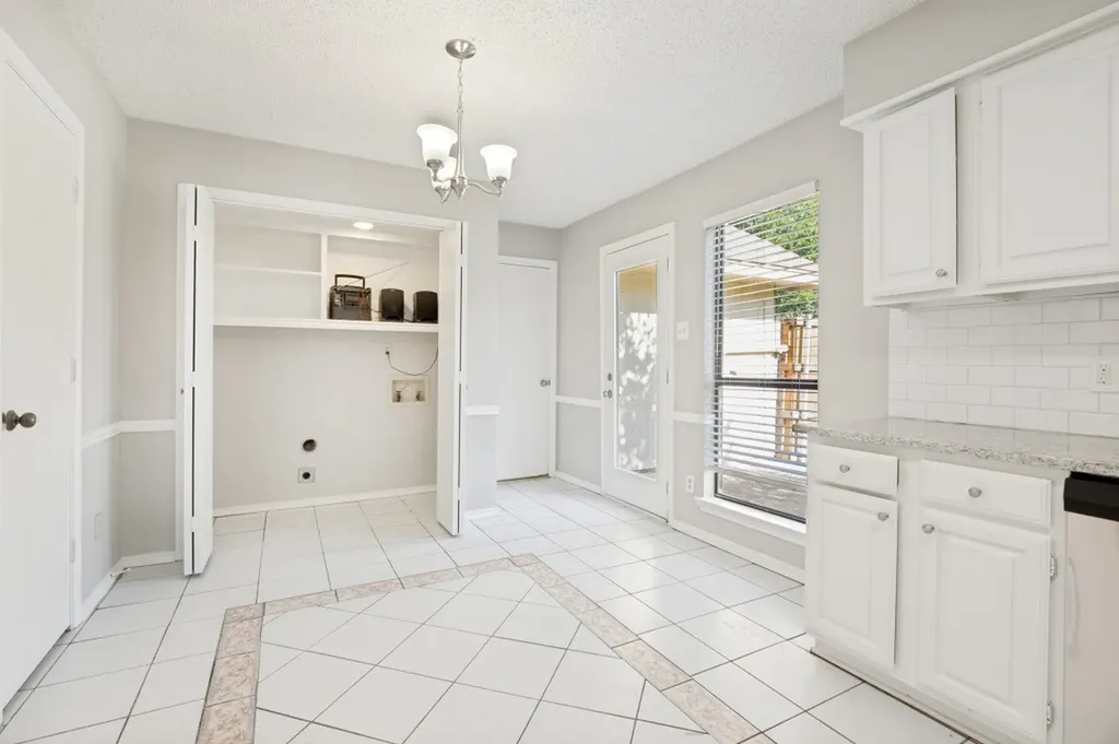 2013 Arles Lane Carrollton TX 75007
