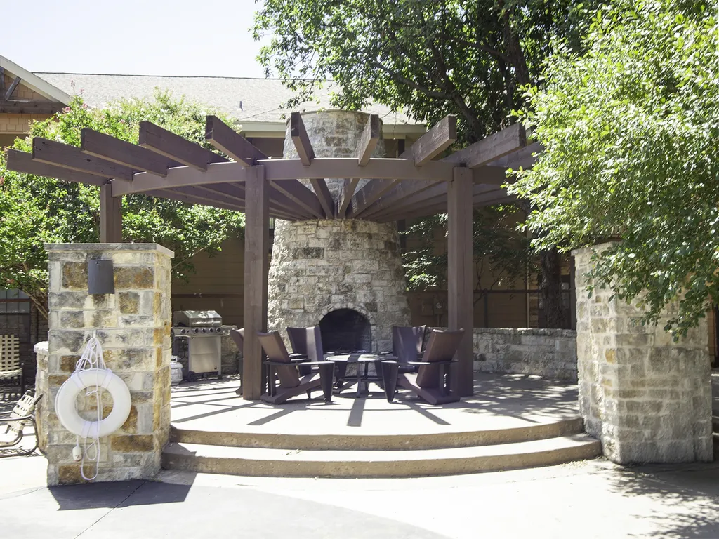 2410 S 2nd Street Waco TX 76706