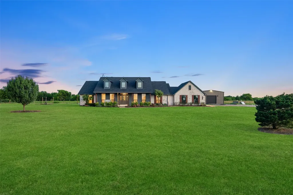 1019 Vaughan Lane Tioga TX 76271