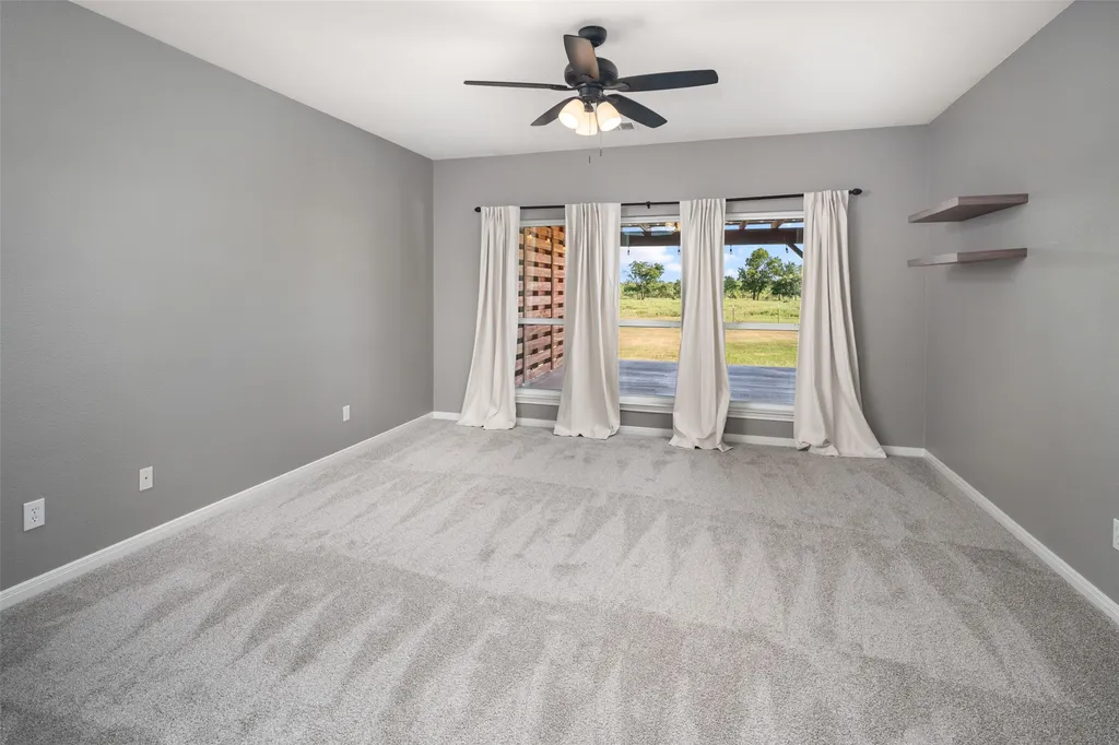 1019 Vaughan Lane Tioga TX 76271