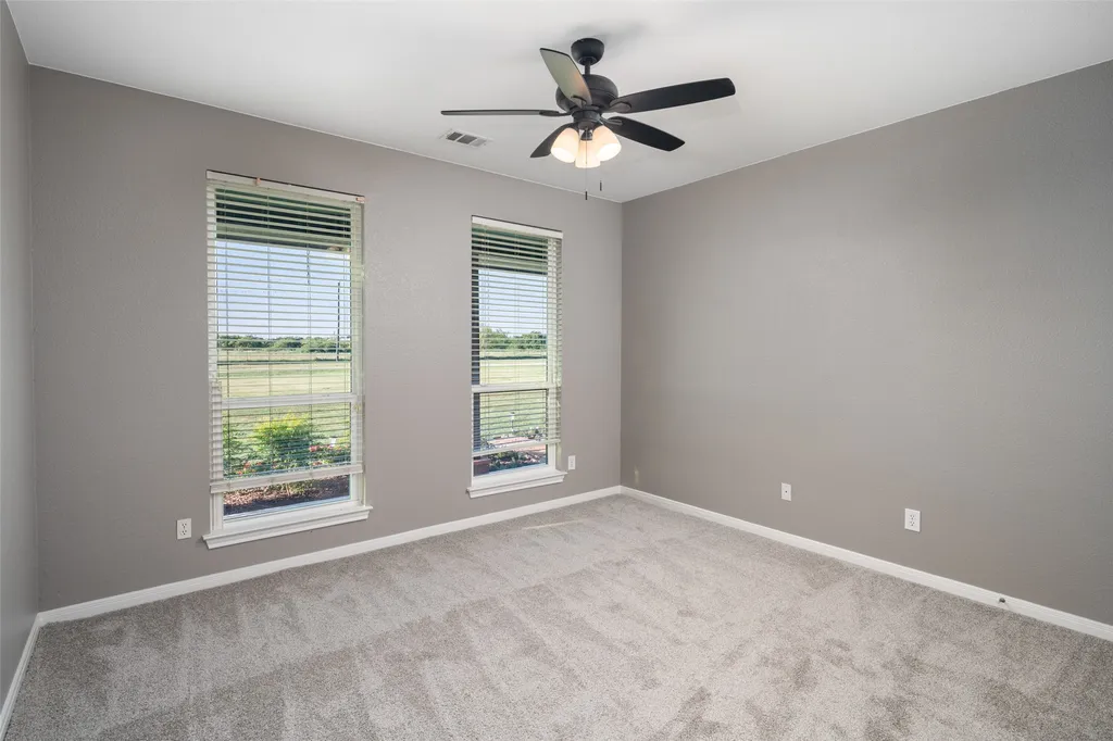 1019 Vaughan Lane Tioga TX 76271