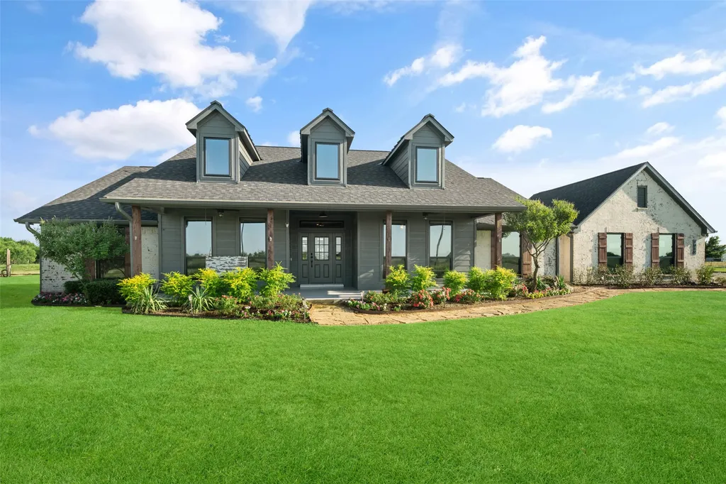 1019 Vaughan Lane Tioga TX 76271