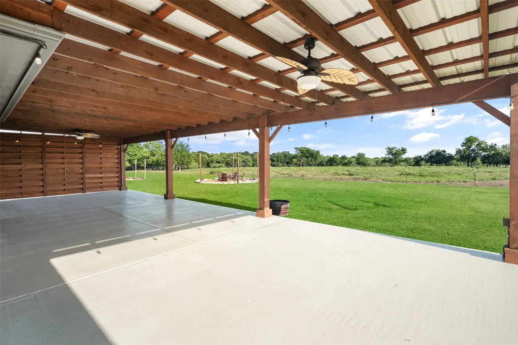 1019 Vaughan Lane Tioga TX 76271