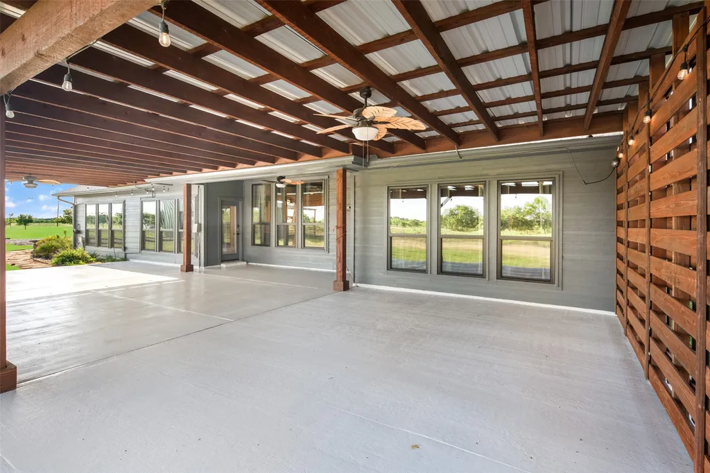 1019 Vaughan Lane Tioga TX 76271