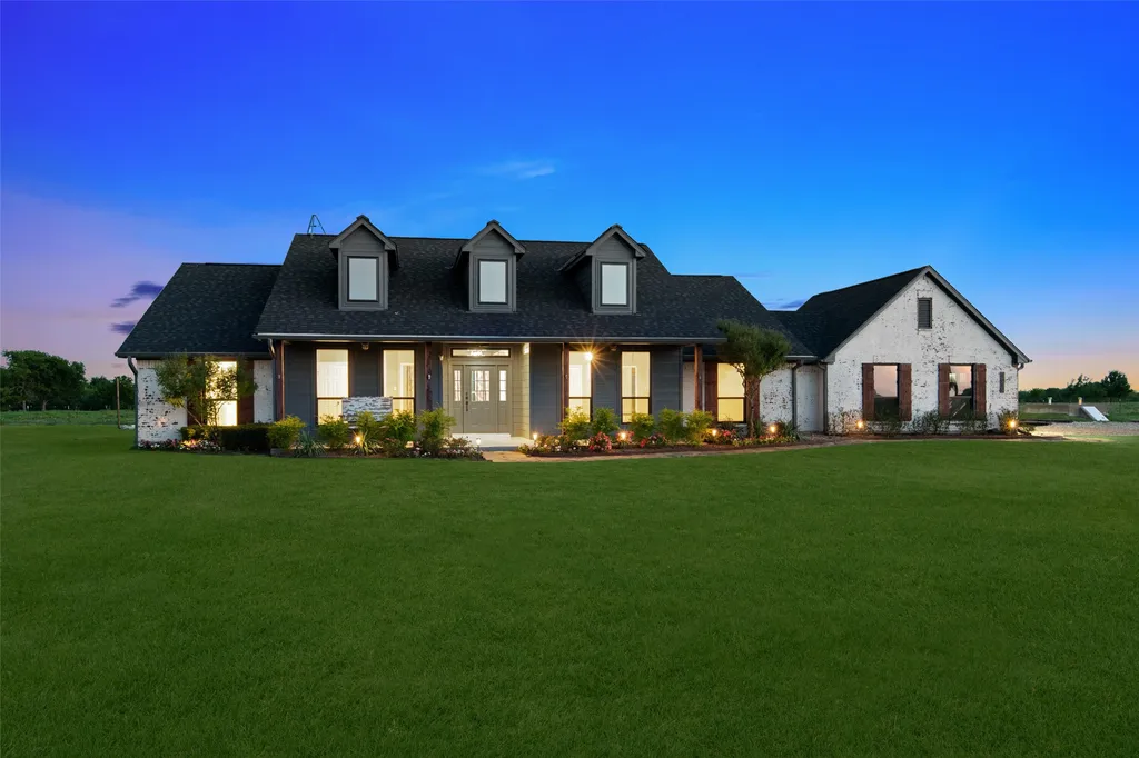 1019 Vaughan Lane Tioga TX 76271