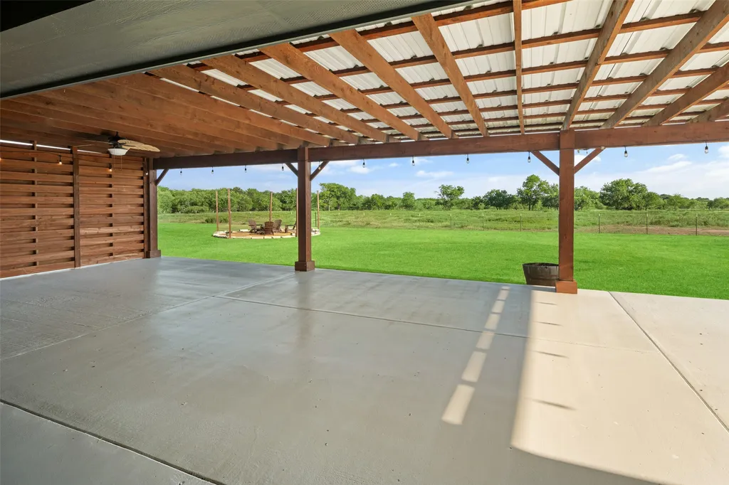 1019 Vaughan Lane Tioga TX 76271