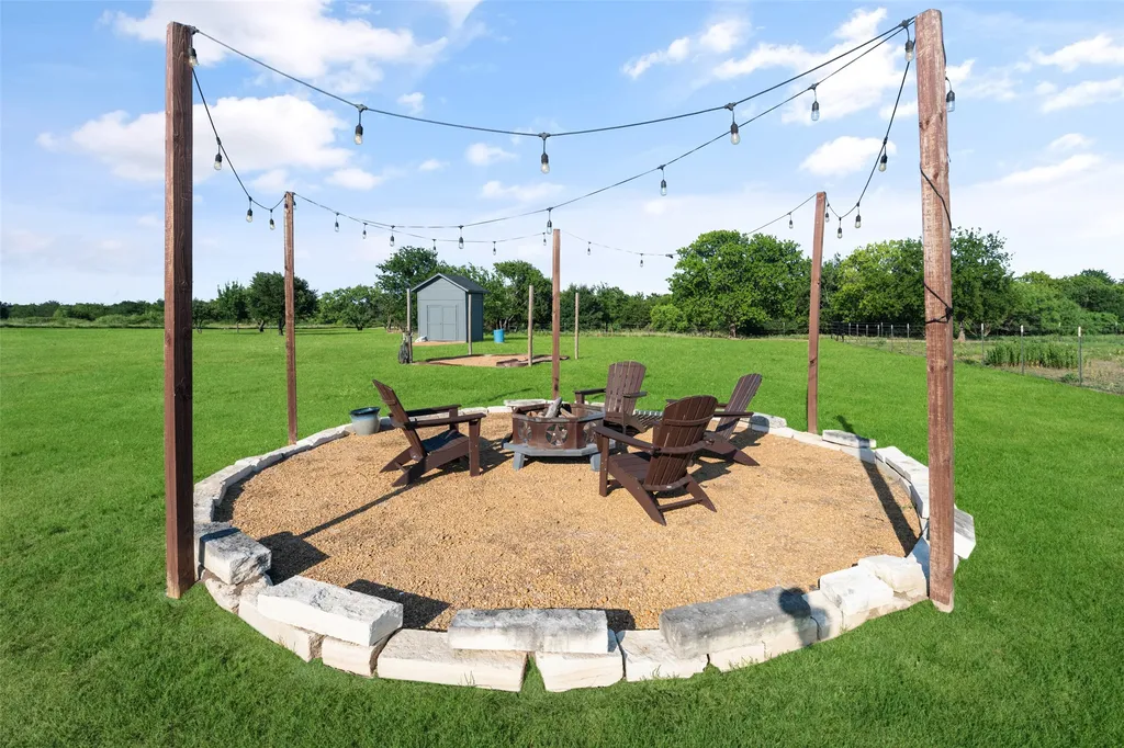 1019 Vaughan Lane Tioga TX 76271
