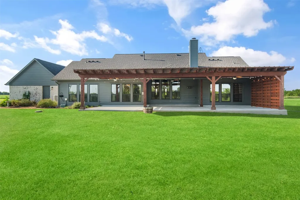 1019 Vaughan Lane Tioga TX 76271