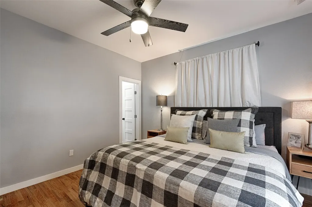1323 Lansford Avenue Dallas TX 75224