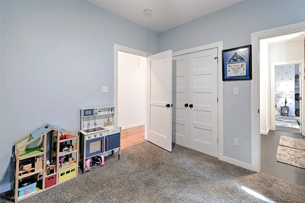 1323 Lansford Avenue Dallas TX 75224