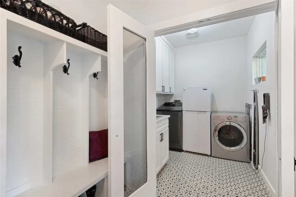 1323 Lansford Avenue Dallas TX 75224