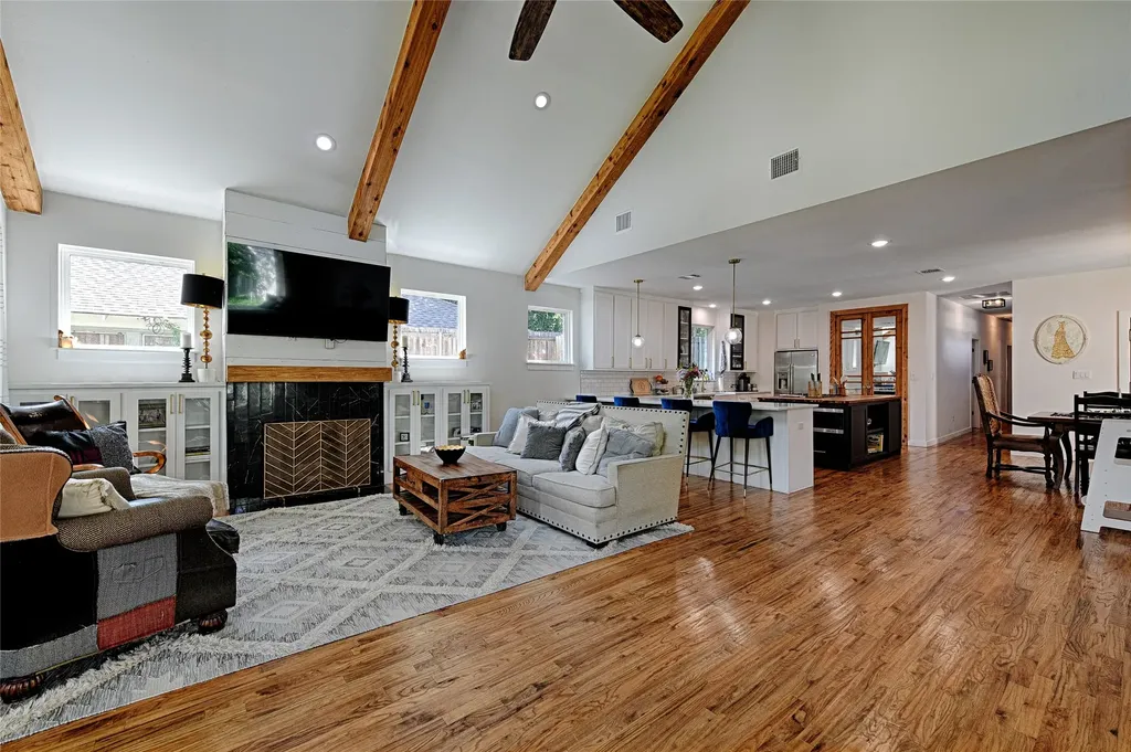 1323 Lansford Avenue Dallas TX 75224