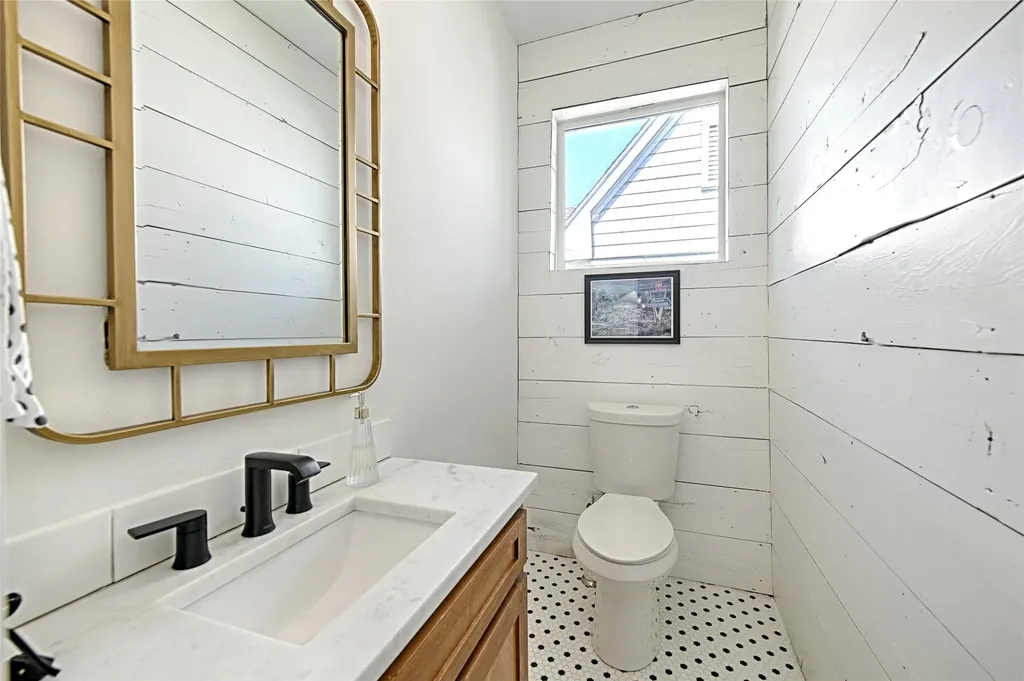 1323 Lansford Avenue Dallas TX 75224
