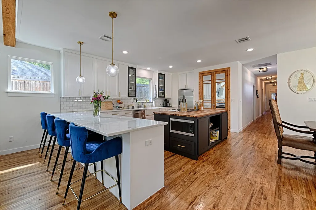 1323 Lansford Avenue Dallas TX 75224