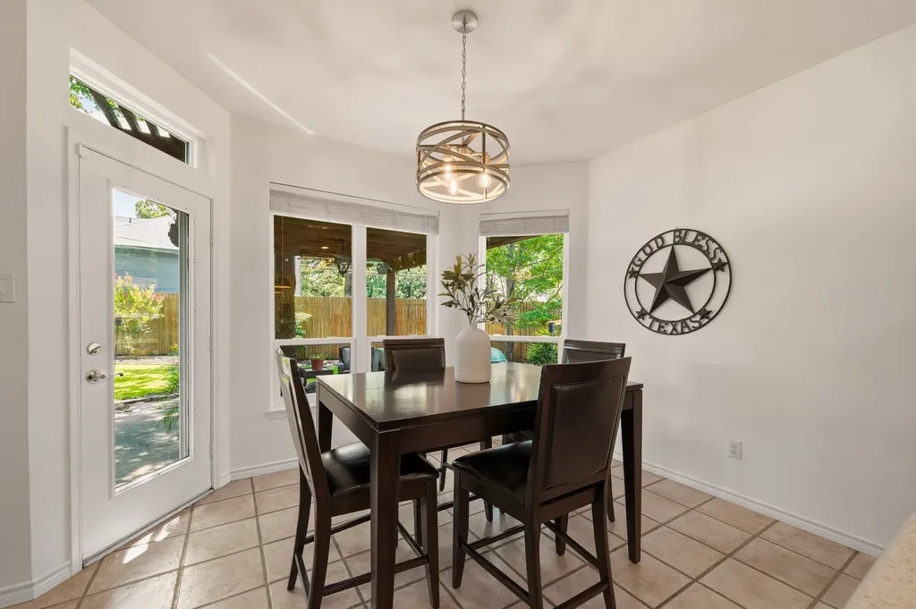 3906 Brookfield Drive Arlington TX 76001