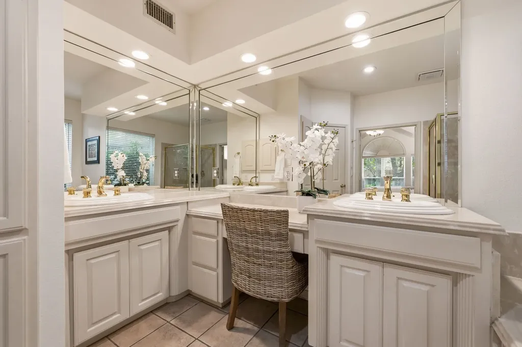 3906 Brookfield Drive Arlington TX 76001