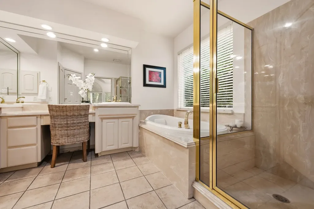 3906 Brookfield Drive Arlington TX 76001
