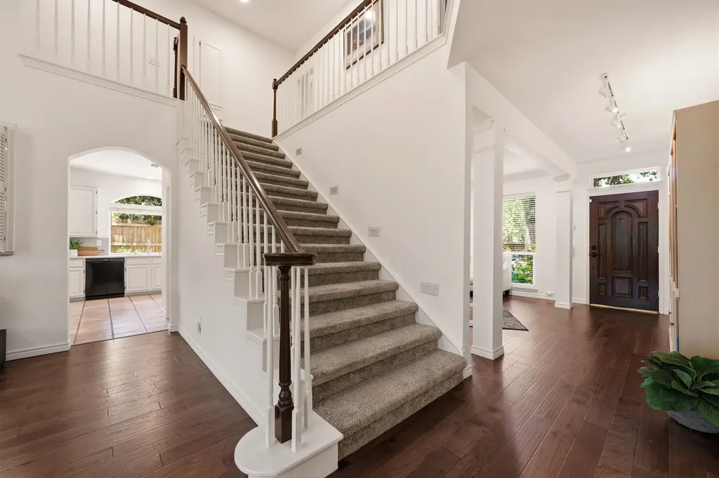 3906 Brookfield Drive Arlington TX 76001