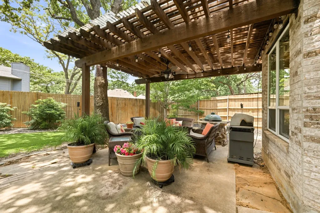 3906 Brookfield Drive Arlington TX 76001