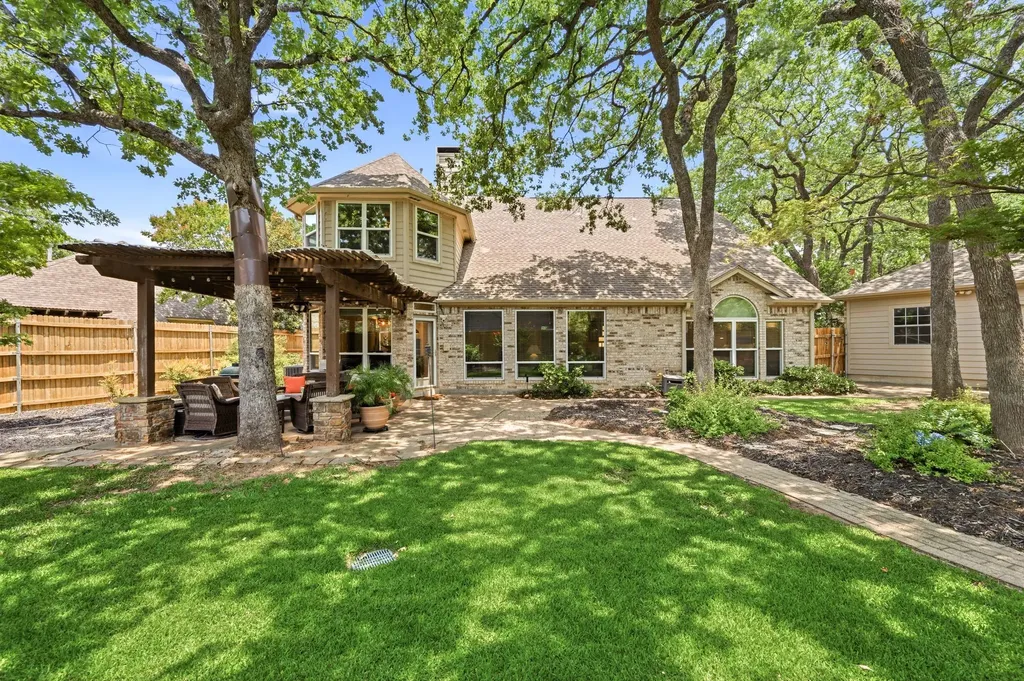 3906 Brookfield Drive Arlington TX 76001